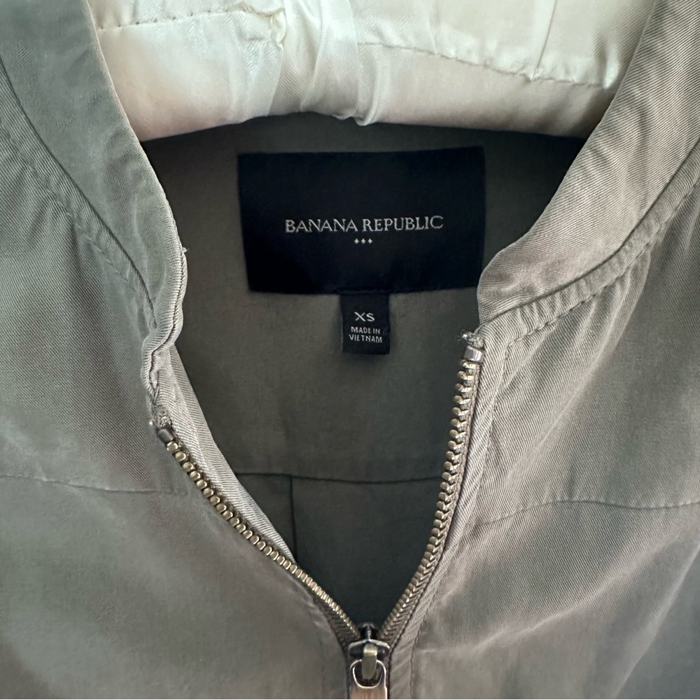 Banana Republic Factory Army Green Olive Lightweight Zip Up Jacket sz XS - Picture 3 of 5